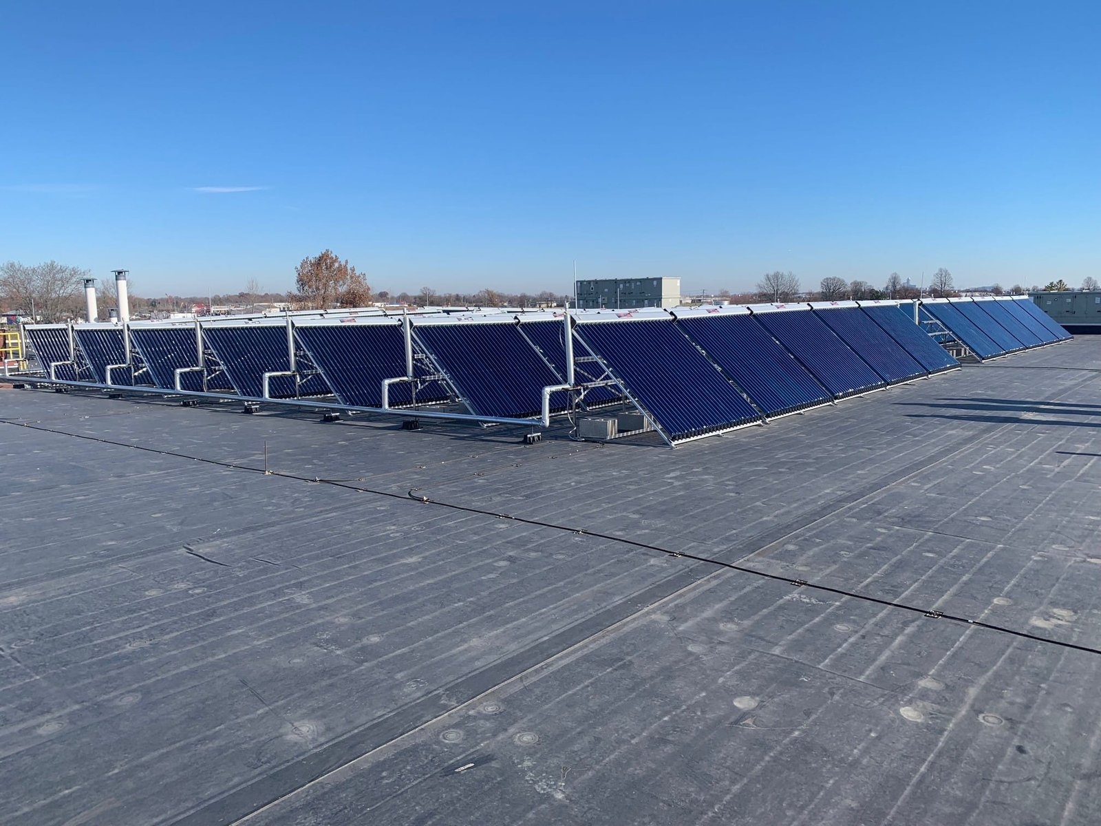Indianapolis International Airport solar thermal heating project